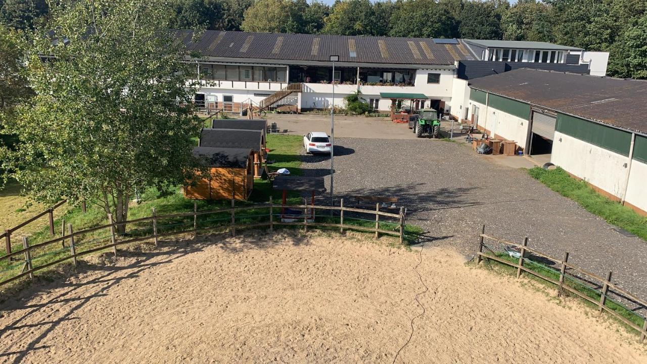 Отель Equi-Art Reitanlage Schwall Экстерьер фото